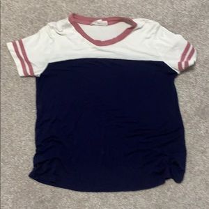 comfy t-shirt with striped sleeves